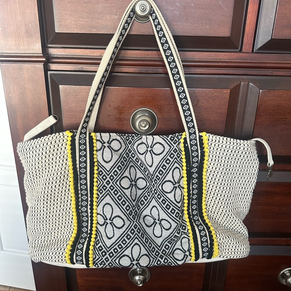 NEW Woven Tote Overnight Beach Travel Bag Textured Design Tan Black Yellow
